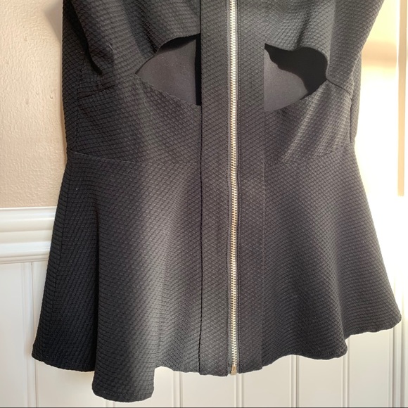 Black peplum top, with back cutouts - Picture 5 of 6